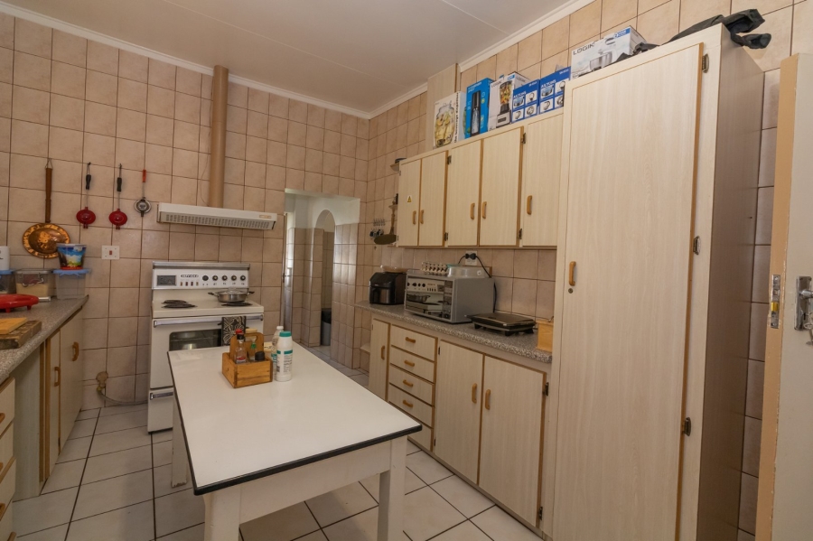 4 Bedroom Property for Sale in Kroonheuwel Free State